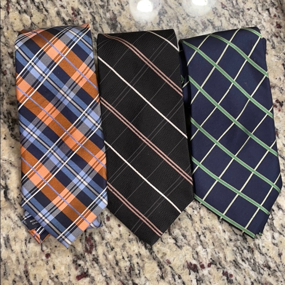 Bundle of 3 ties